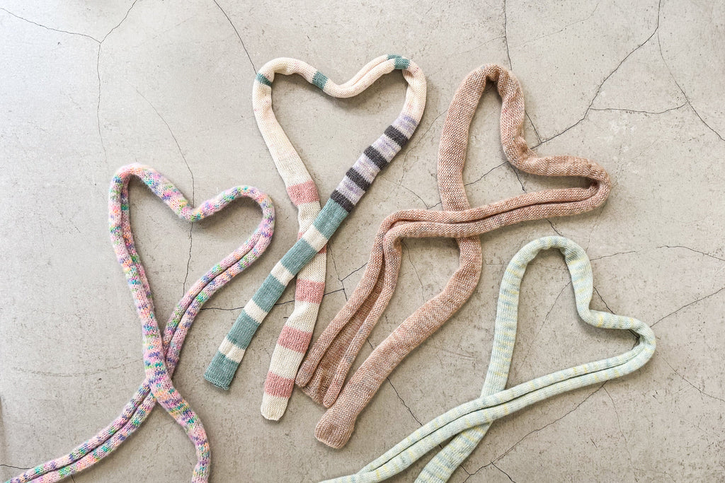 余り糸や1カセで完成。まっすぐ編むだけの「Skinny Scarf」をご紹介！