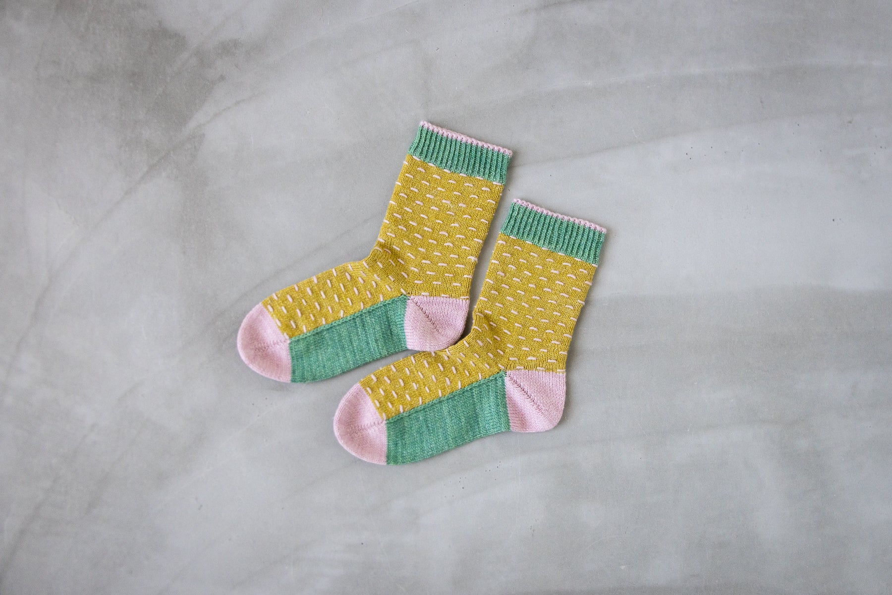 [amirisu Sock Club 2024] Mazi Socks Kit -Isager Sock Yarn- (PDF pattern)