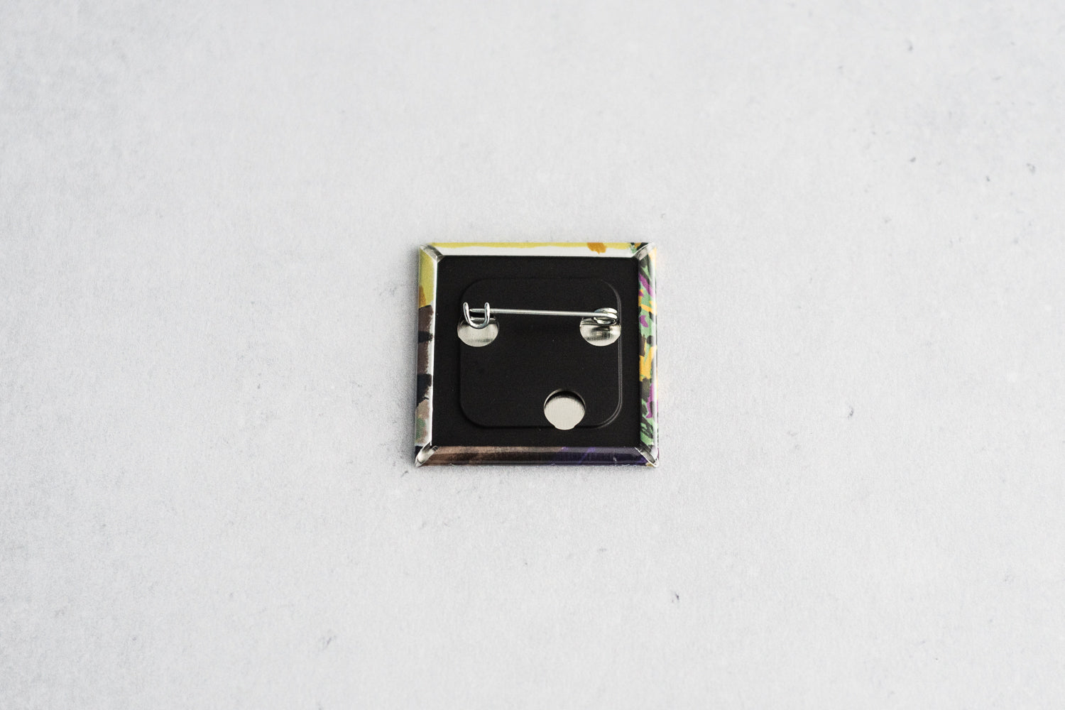 amirisu Movie & Knit Can Badge