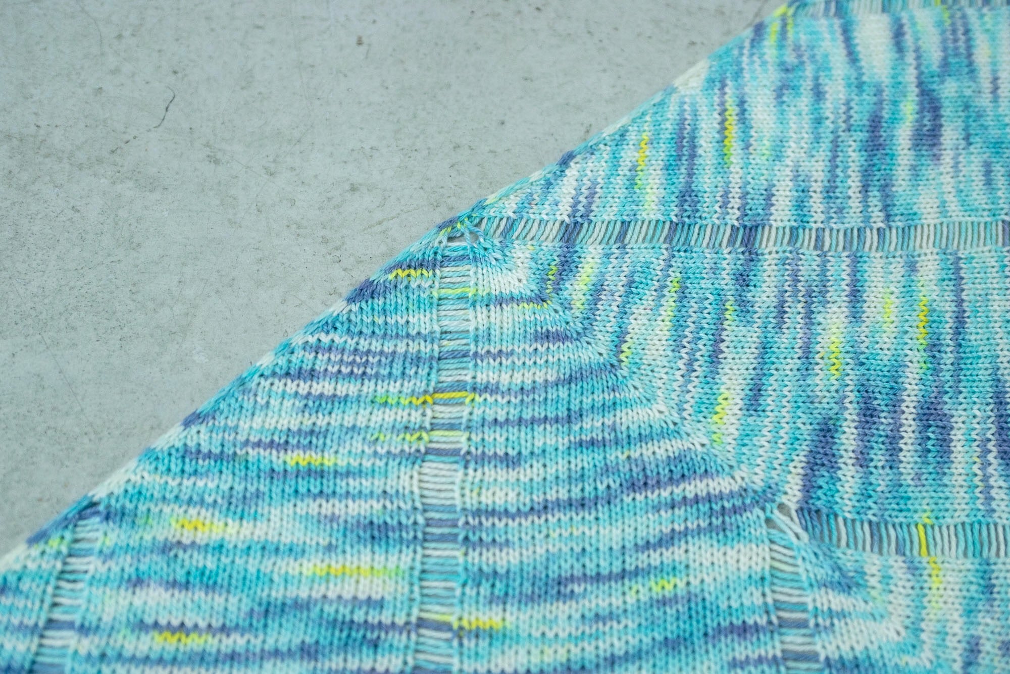 Drop Shawl Kit -Parade- (with PDF pattern)