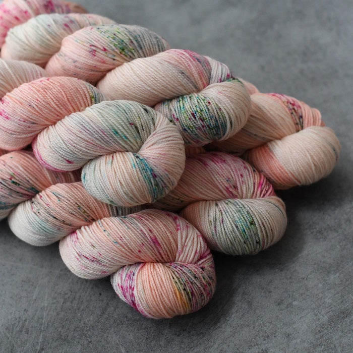 Peach Pom Pom