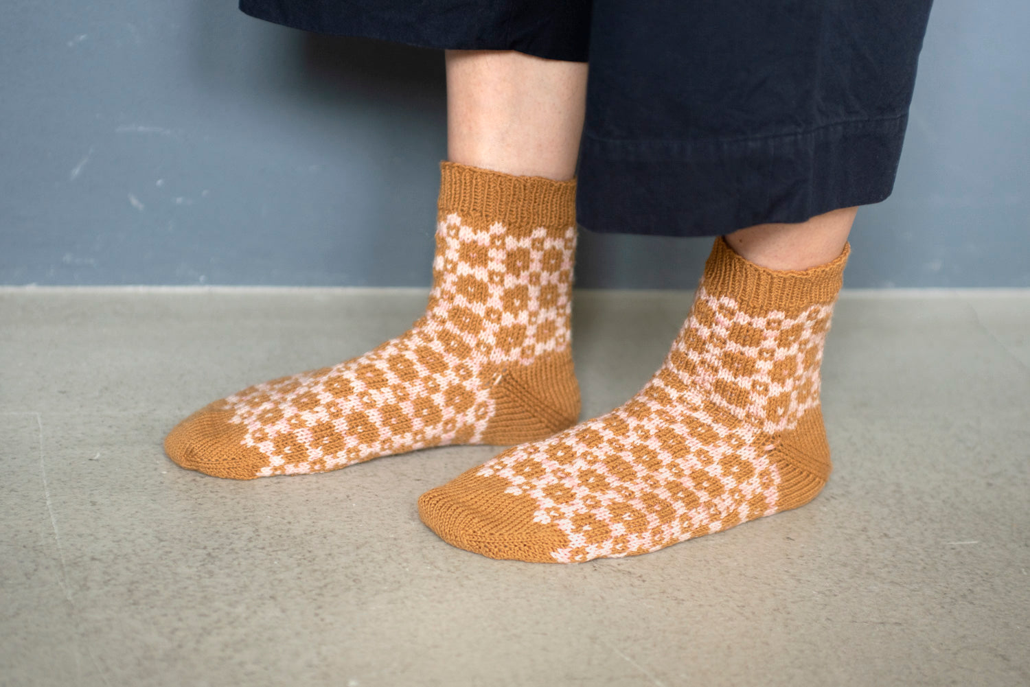 All The Flowers Socks Kit -Trek 50g- (with PDF pattern)