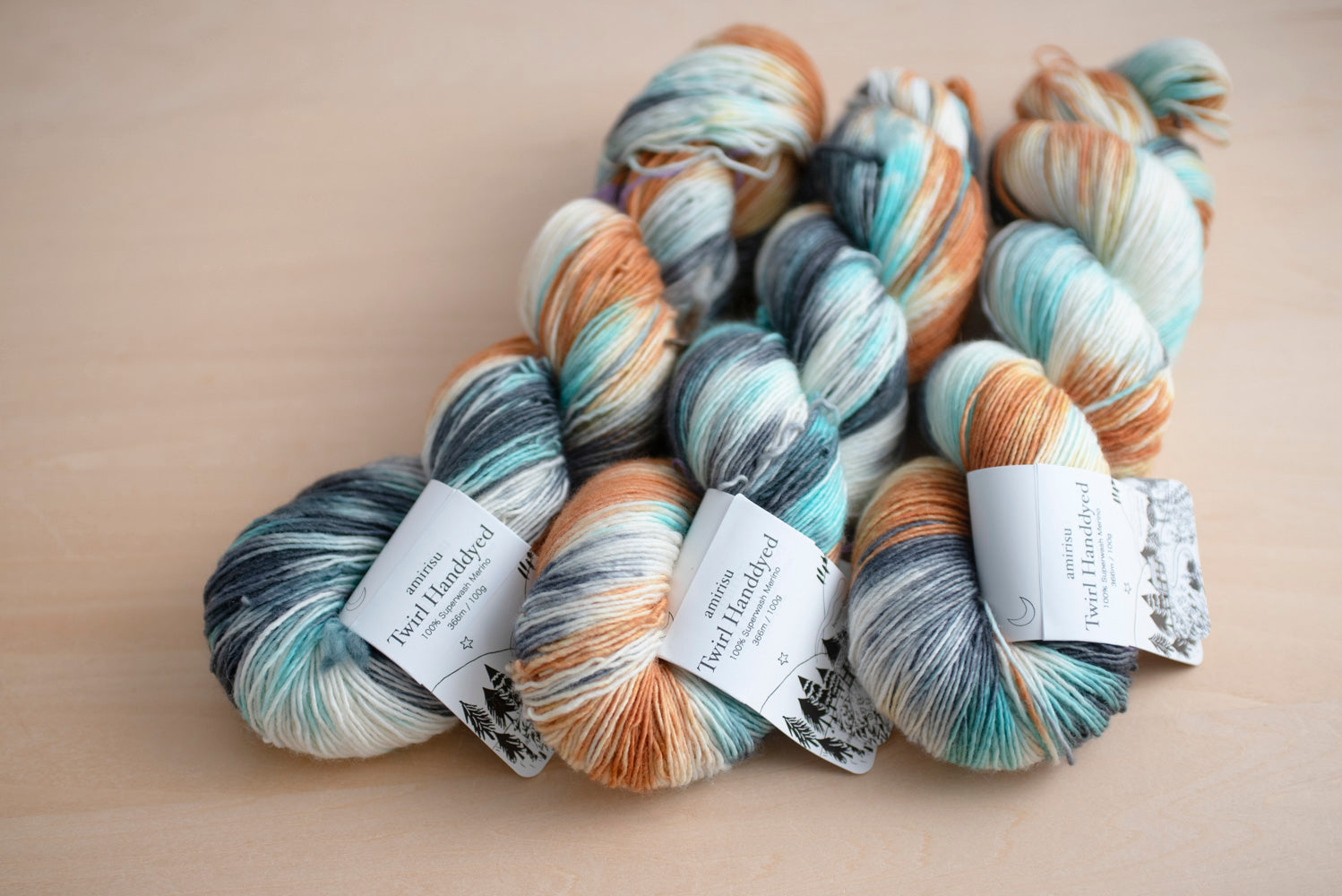 amirisu TwirlHanddyed Lamb's ears 100g×3 amirisu TwirlHanddyed Lamb's ears 100g×3
