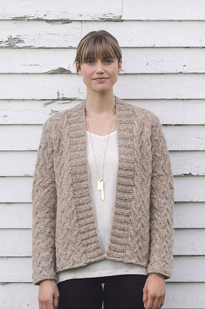 &lt;With translation PDF&gt; Plain &amp; Simple: 11 Knits to Wear Every Day