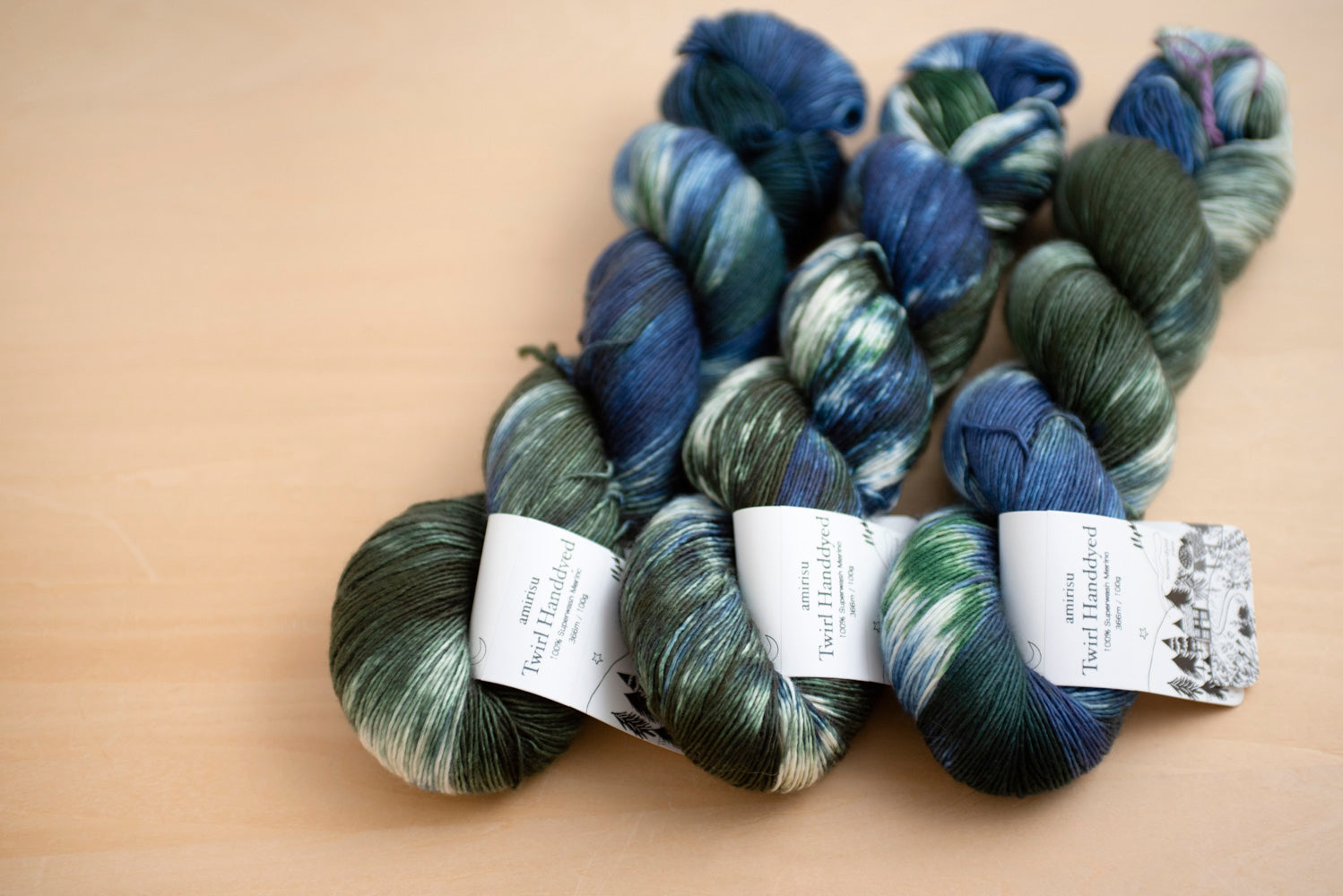 amirisu TwirlHanddyed Lamb's ears 100g×3 amirisu TwirlHanddyed Lamb's ears 100g×3